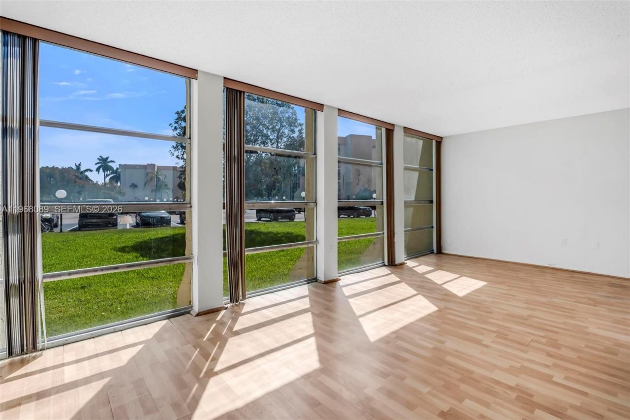 801 Three Islands Blvd, Unit 111, Hallandale Beach, FL 33009 Photo