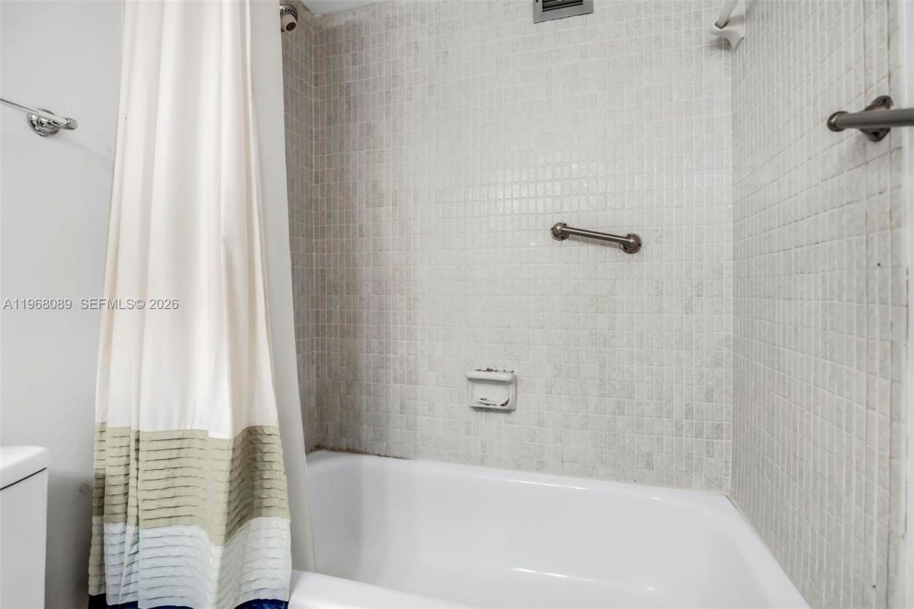 801 Three Islands Blvd, Unit 111, Hallandale Beach, FL 33009 Photo