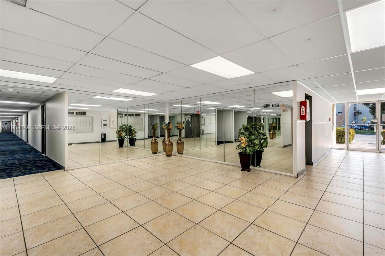 801 Three Islands Blvd, Unit 111, Hallandale Beach, FL 33009 Photo