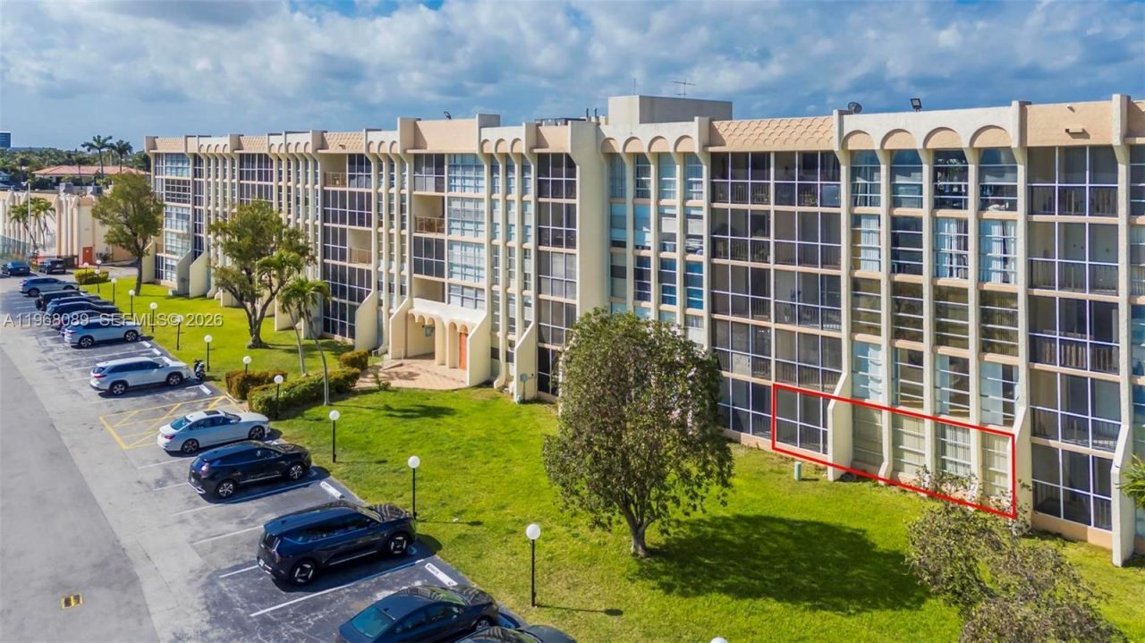 801 Three Islands Blvd, Unit 111, Hallandale Beach, FL 33009 Photo