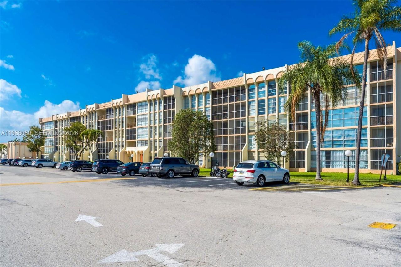 801 Three Islands Blvd, Unit 111, Hallandale Beach, FL 33009 Photo