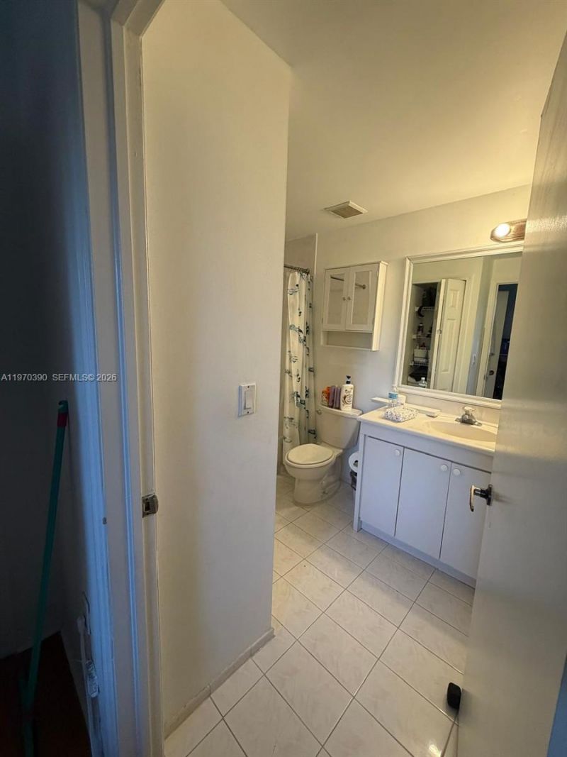 6740 NW 114th Ave, Unit 706, Doral, FL 33178 Photo