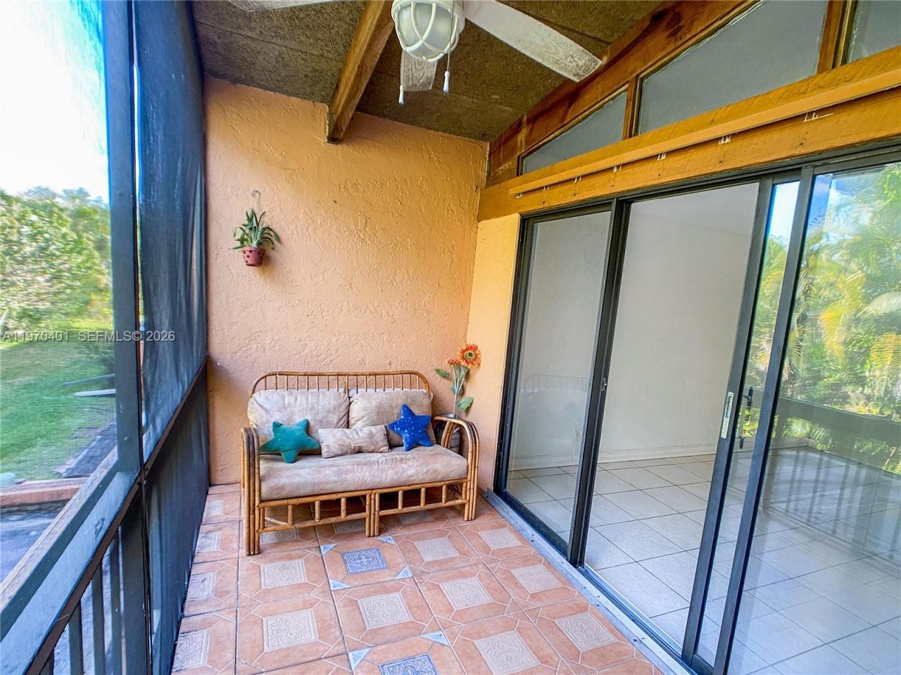 956 Mockingbird Ln, Unit 500, Plantation, FL 33324 Photo