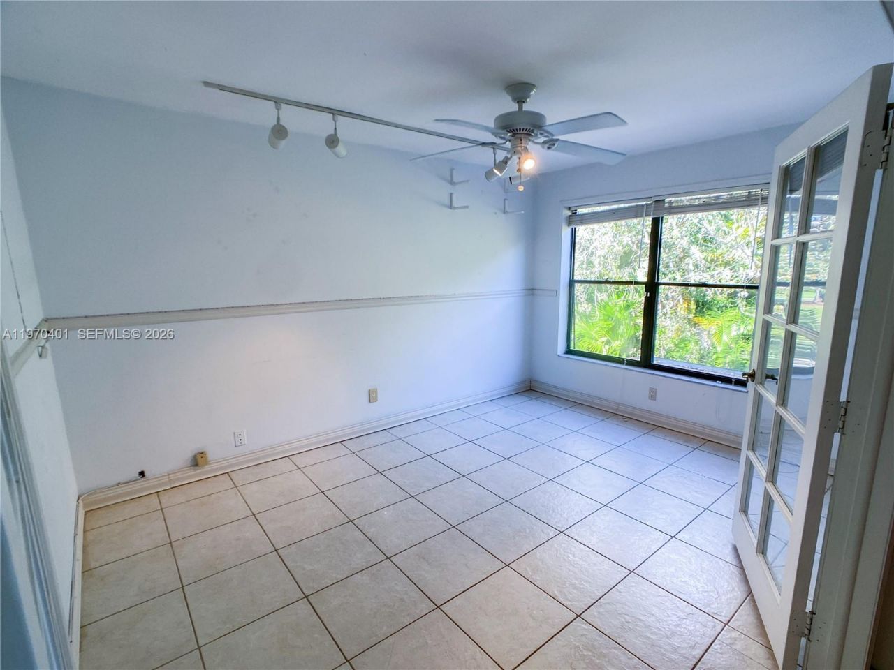 956 Mockingbird Ln, Unit 500, Plantation, FL 33324 Photo