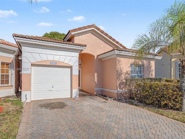 10116 SW 162nd Pl, Miami, FL 33196