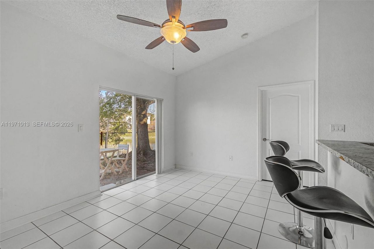 10116 SW 162nd Pl, Miami, FL 33196 Photo