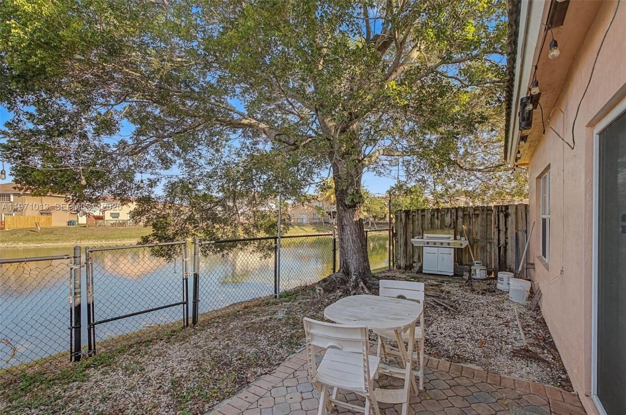 10116 SW 162nd Pl, Miami, FL 33196 Photo