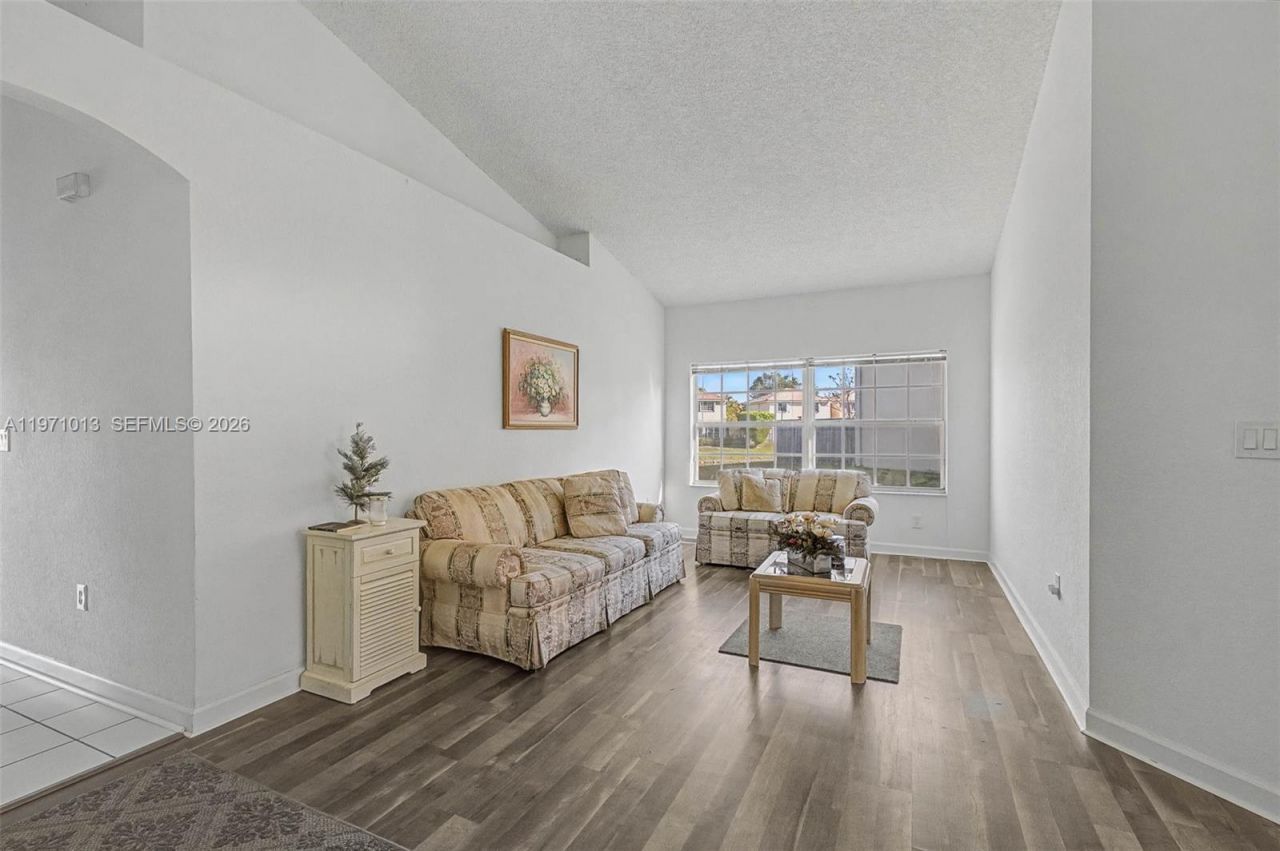 10116 SW 162nd Pl, Miami, FL 33196 Photo