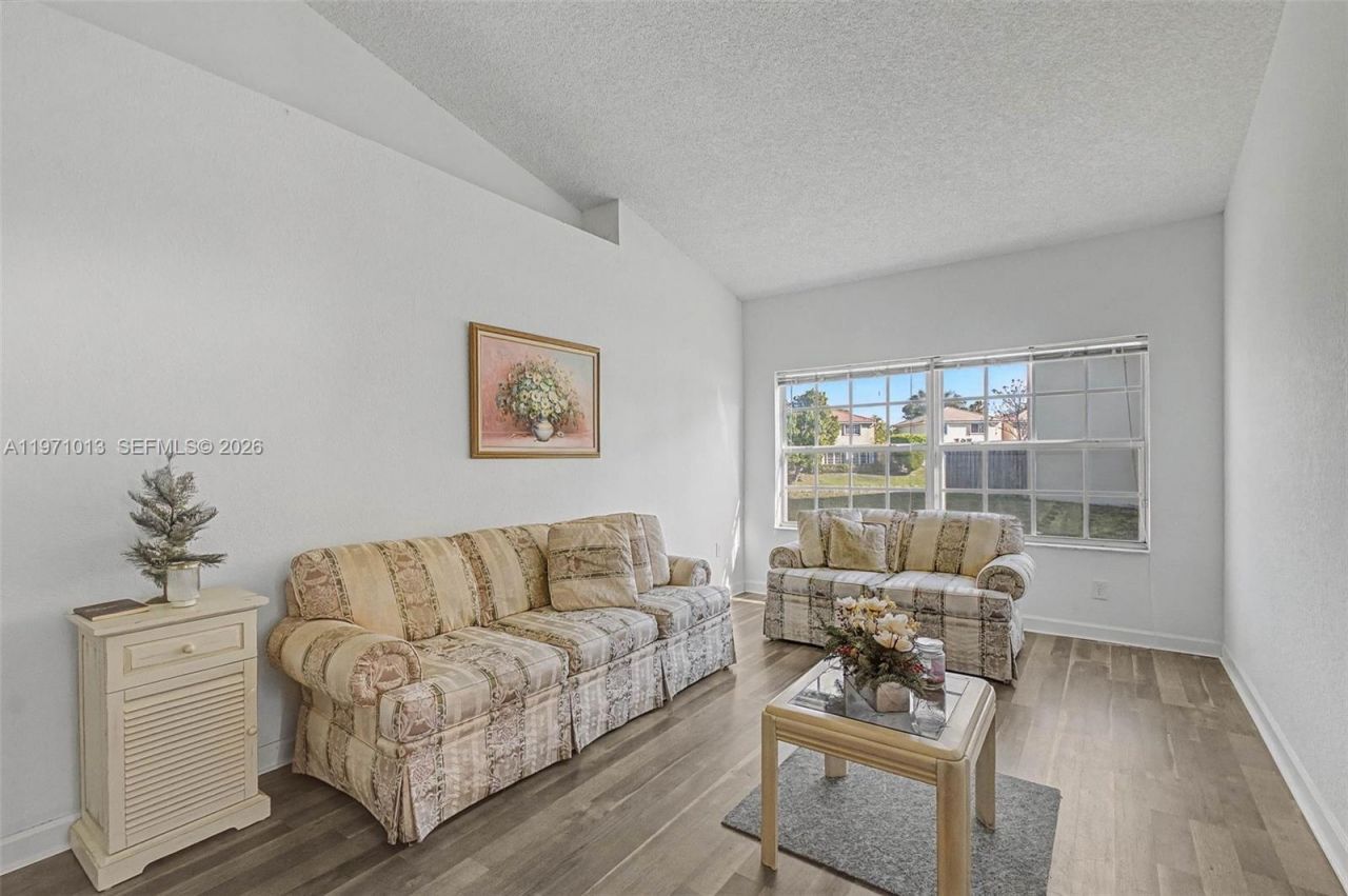 10116 SW 162nd Pl, Miami, FL 33196 Photo