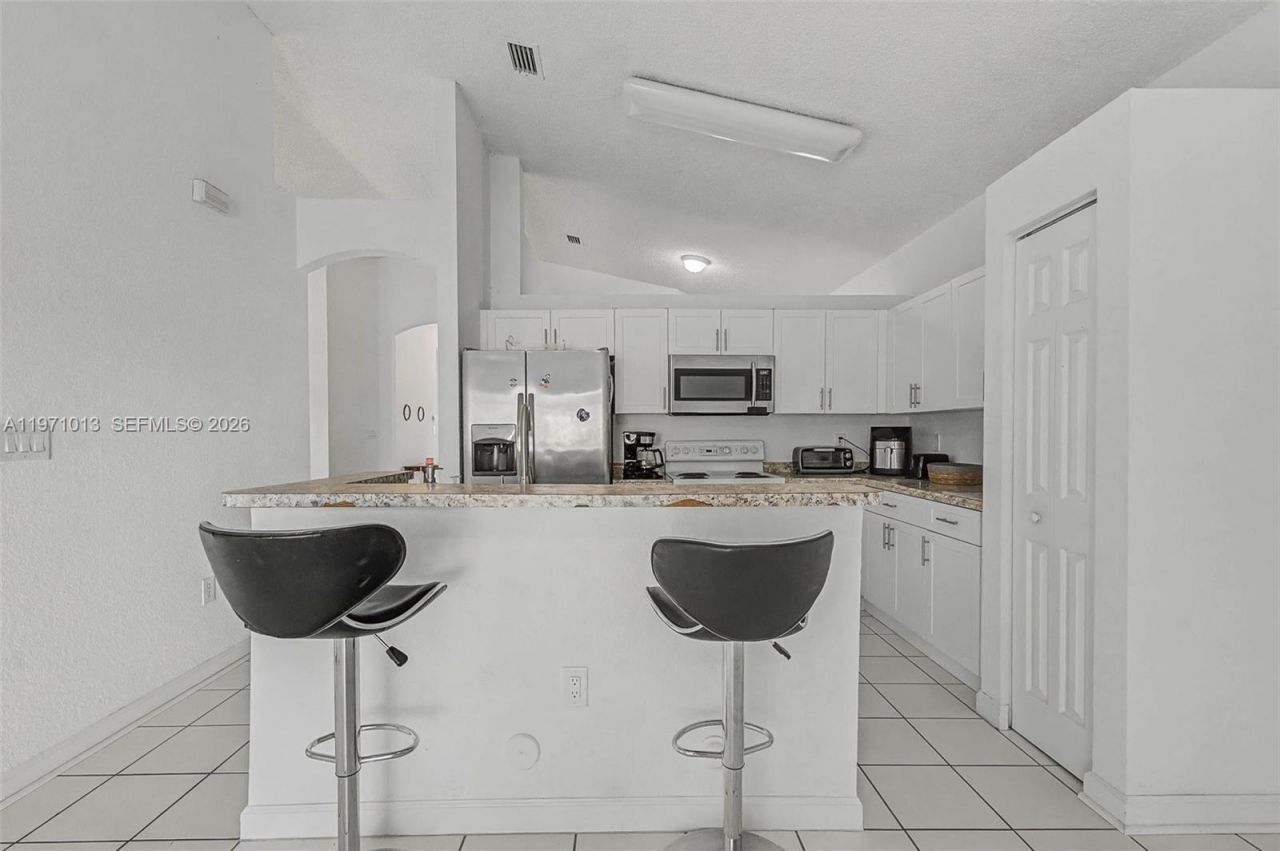 10116 SW 162nd Pl, Miami, FL 33196 Photo