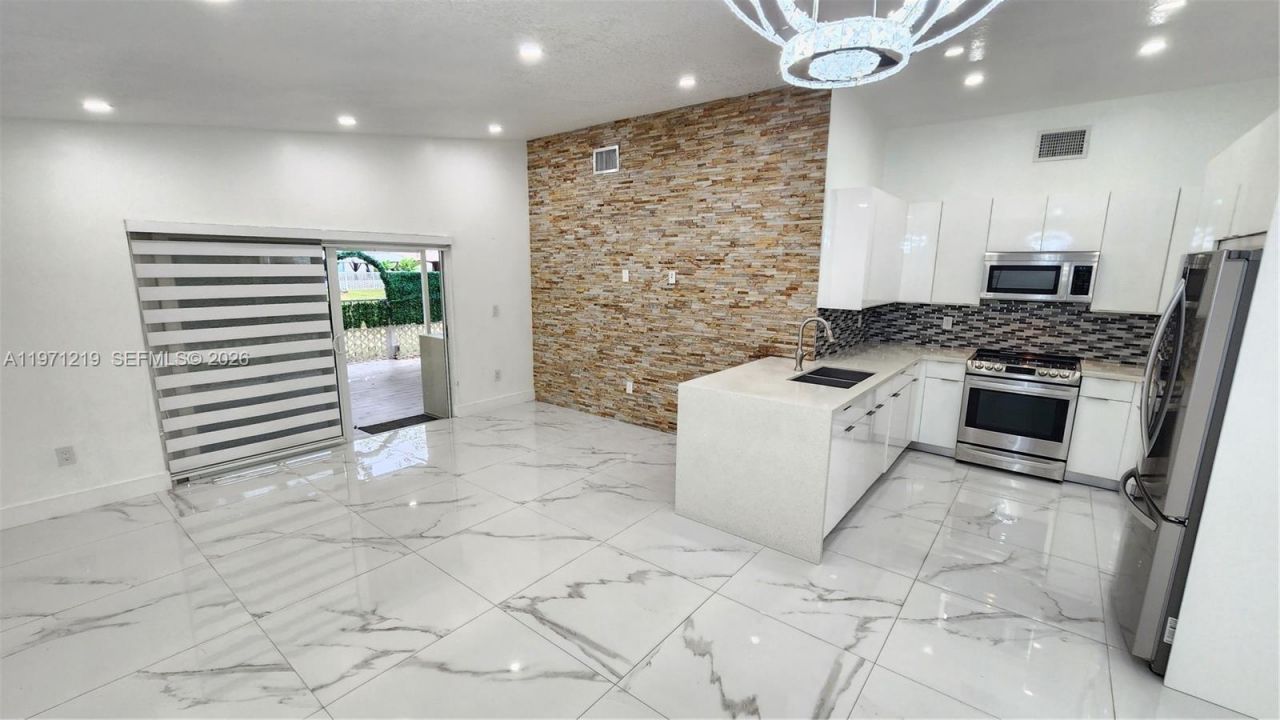 16515 SW 97th St, Miami, FL 33196 Photo