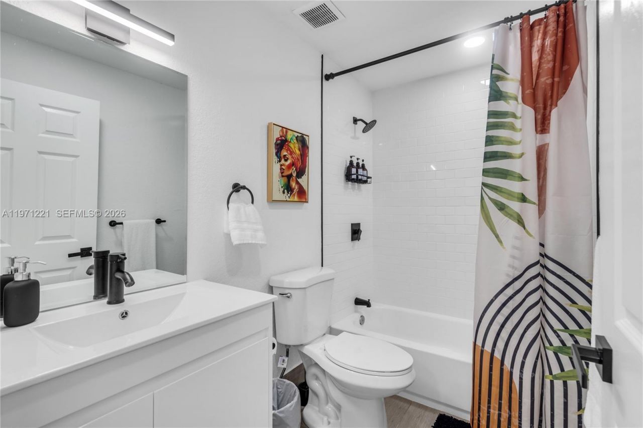 1044 NW 29th St, Miami, FL 33127 Photo