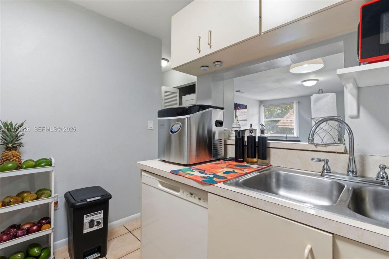 7111 SW 129th Ave , Unit 6, Miami, FL 33183 Photo