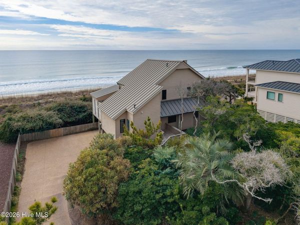 111 Dogwood Circle, Pine Knoll Shores, NC 28512