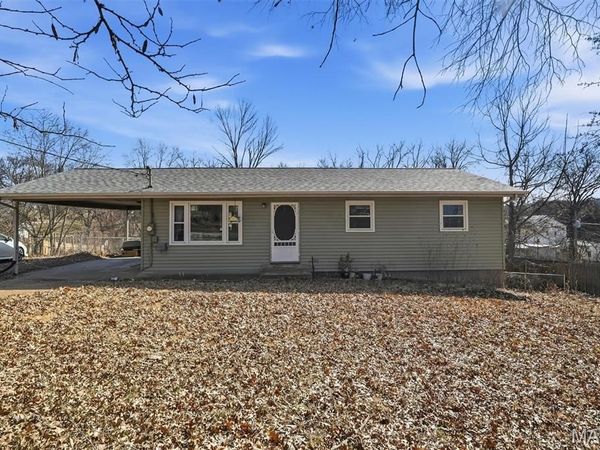 3858 Ronnie Lane, Pacific, MO 63069