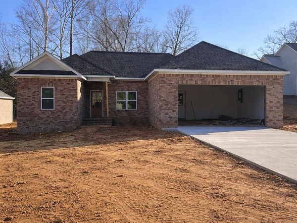 131 Oak Point Dr., Plantersville, MS 38862