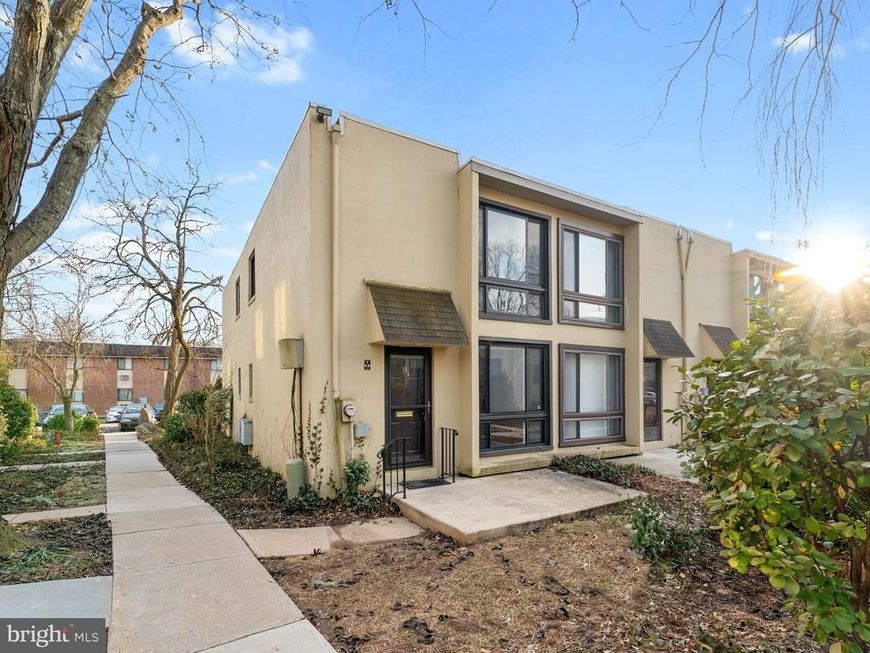 100 E Glenolden Avenue, Unit T-13, Glenolden, PA 19036 Main Photo