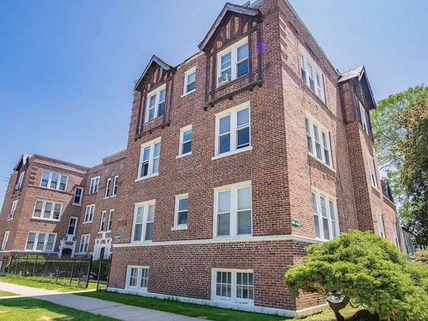 Unit 14, Berwyn, IL 60402