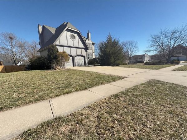 16474 W 132nd Circle, Olathe, KS 66062