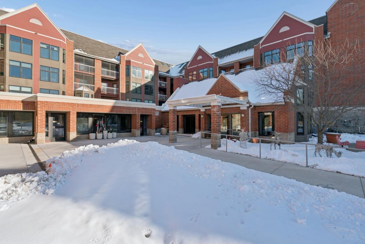 500 County Road B W, Unit 134, Roseville, MN 55113 Main Photo