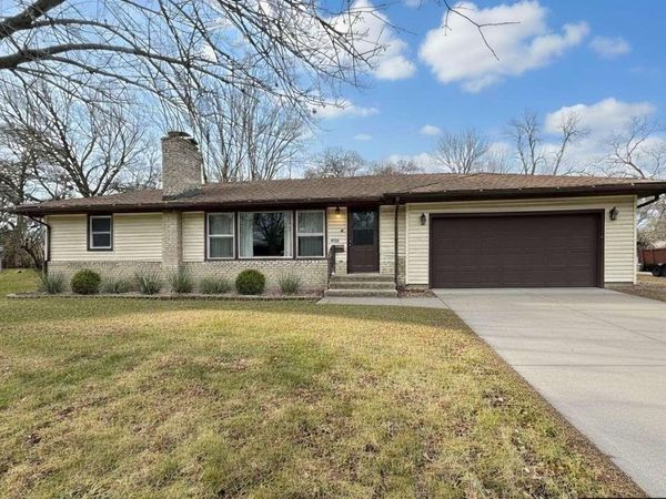 810 57th Avenue N, Brooklyn Center, MN 55430