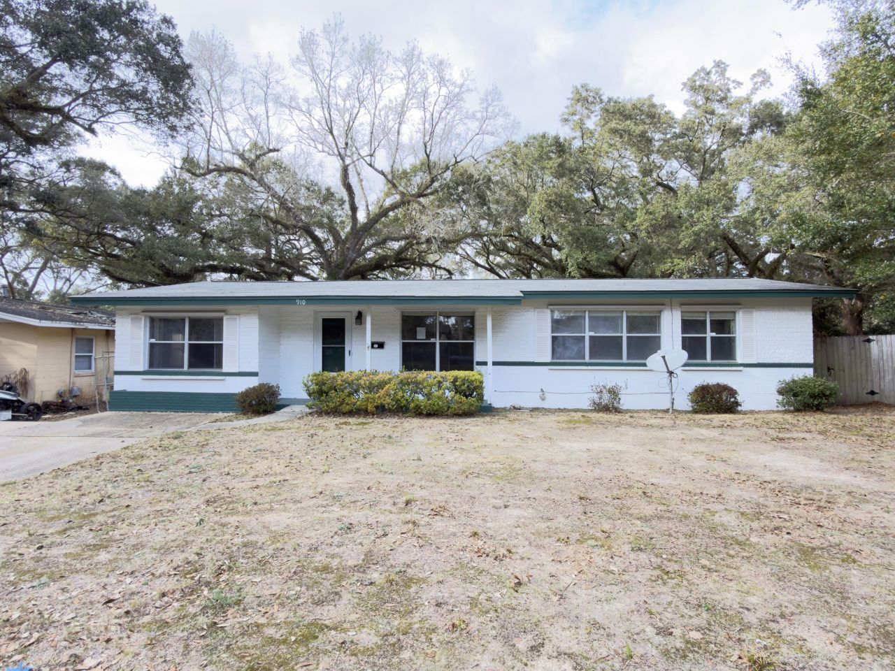 910 Springbrook Avenue, Pensacola, FL 32505 Main Photo