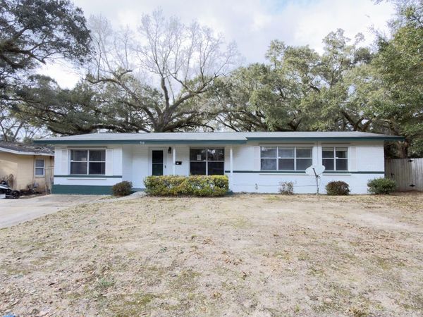 910 Springbrook Avenue, Pensacola, FL 32505