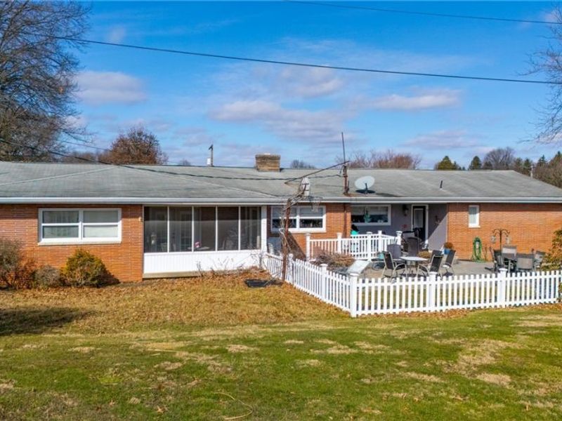 49314 Johnson Drive, Saint Clairsville, OH 43950 Photo 4