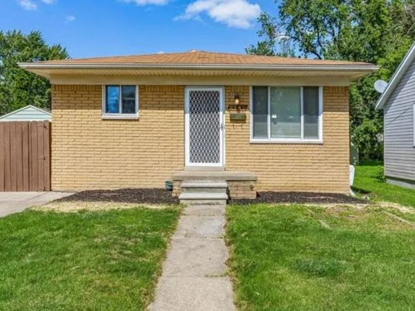 2140 Olive Avenue, Lincoln Park, MI 48146