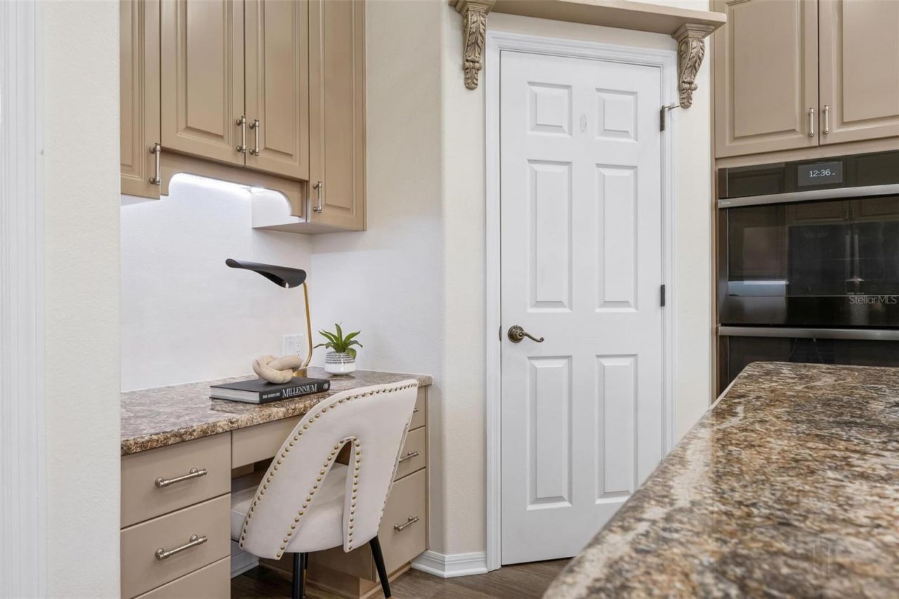 422 Wincanton Place, Venice, FL 34293 Photo