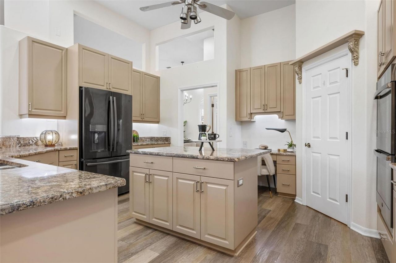 422 Wincanton Place, Venice, FL 34293 Photo