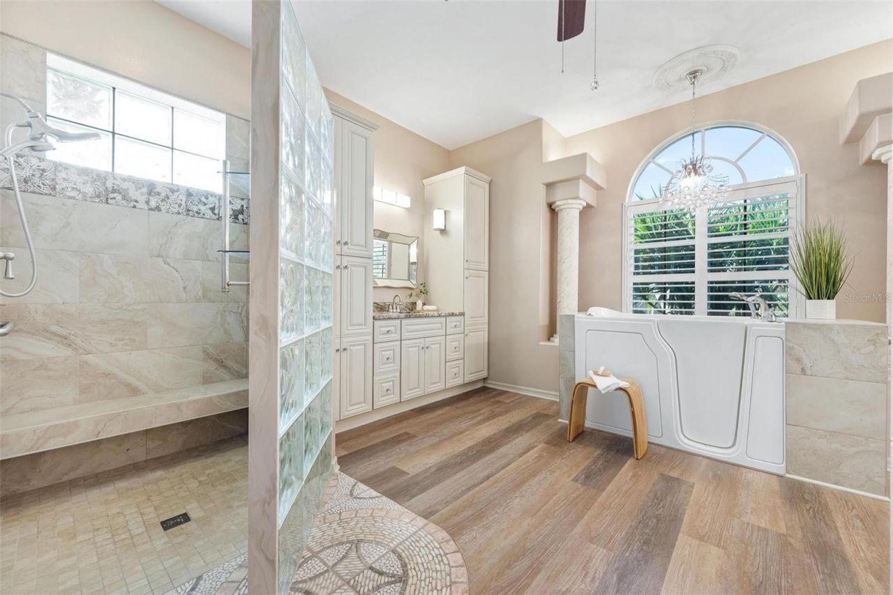 422 Wincanton Place, Venice, FL 34293 Photo