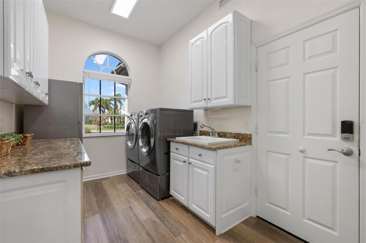 422 Wincanton Place, Venice, FL 34293 Photo