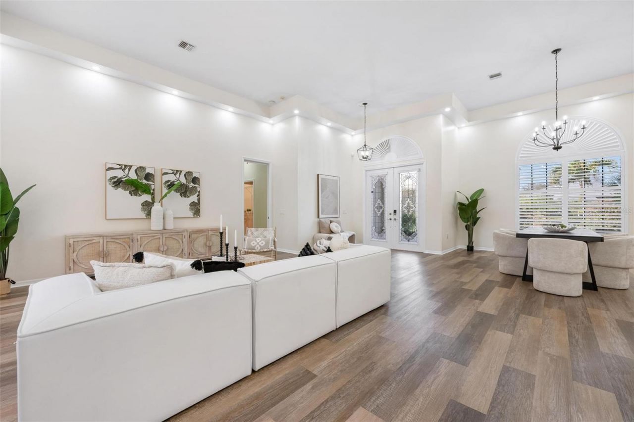 422 Wincanton Place, Venice, FL 34293 Photo