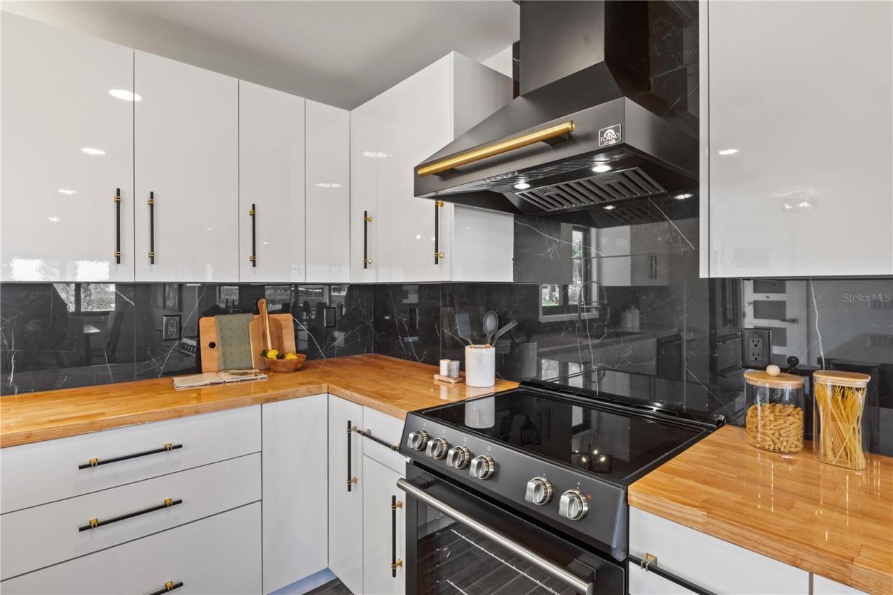 203 Parkwood Lane, Edgewater, FL 32132 Photo