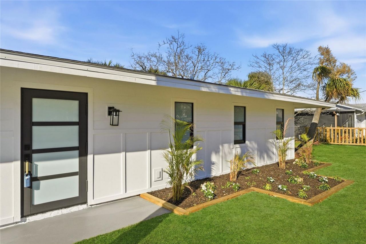 203 Parkwood Lane, Edgewater, FL 32132 Photo