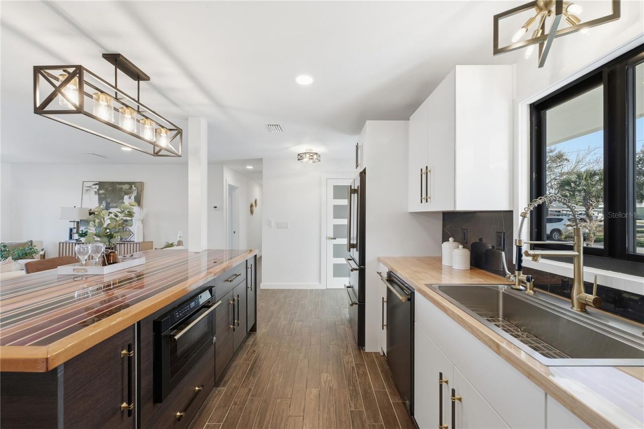 203 Parkwood Lane, Edgewater, FL 32132 Photo