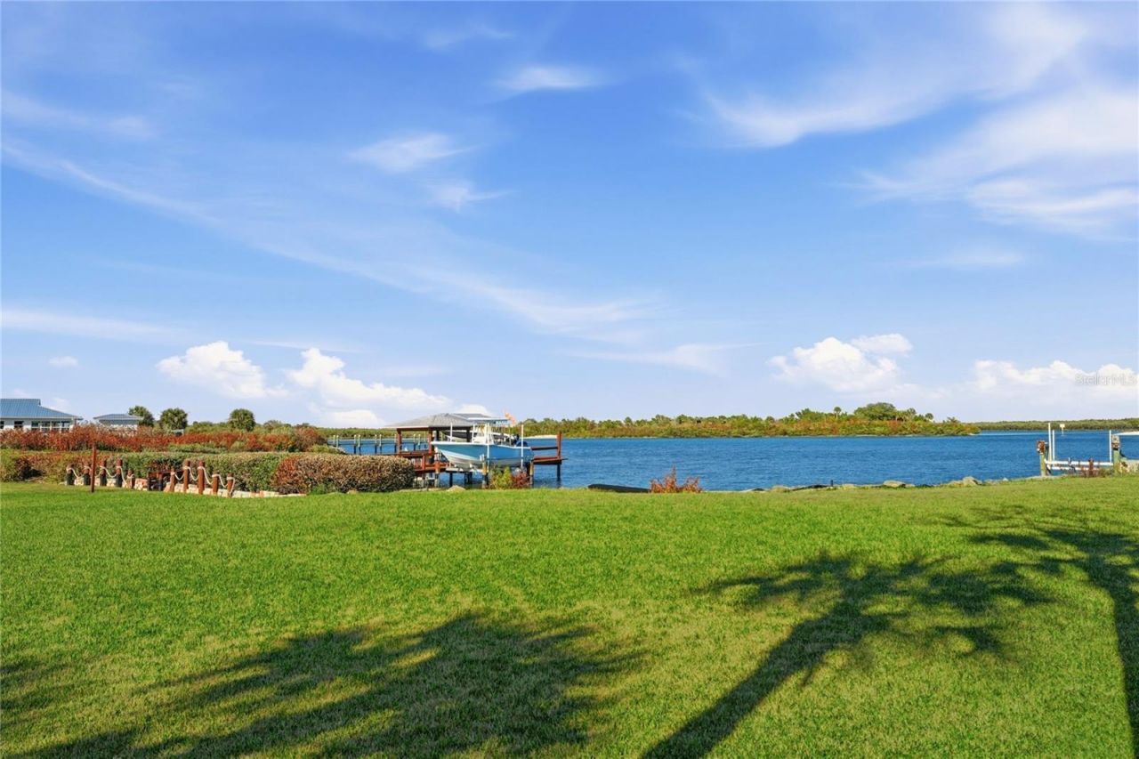 203 Parkwood Lane, Edgewater, FL 32132 Photo