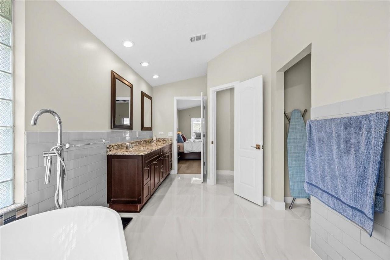 16506 Longleat Drive, Lutz, FL 33549 Photo