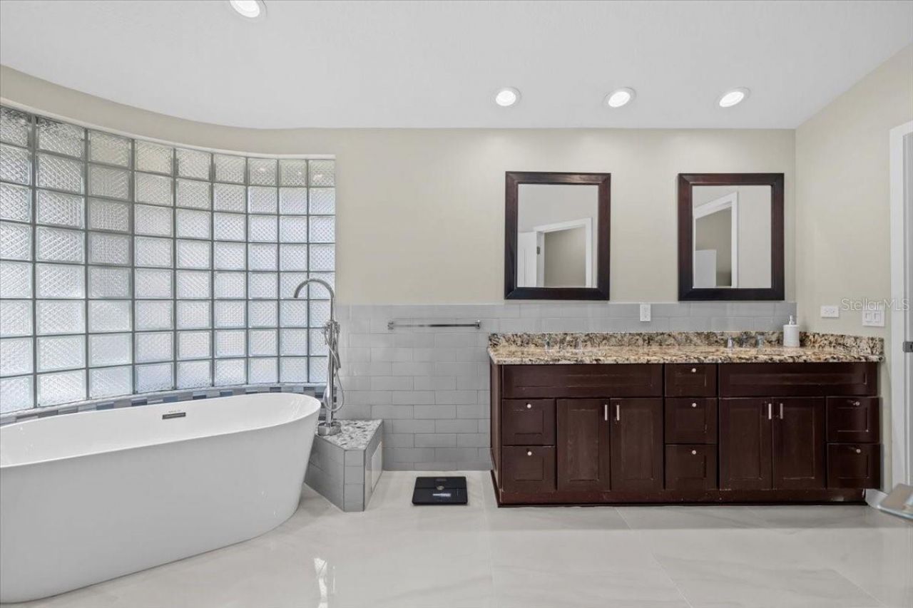 16506 Longleat Drive, Lutz, FL 33549 Photo