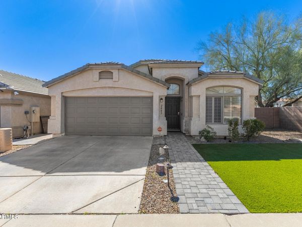 2403 E Rosemonte Drive, Phoenix, AZ 85050