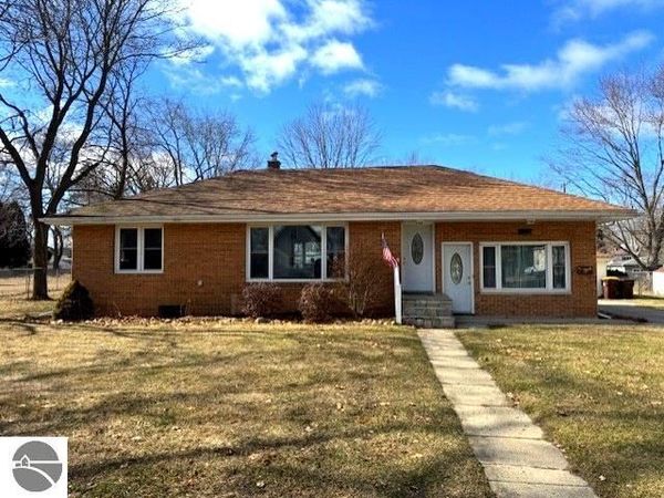 214 Grafton Avenue, Alma, MI 48801