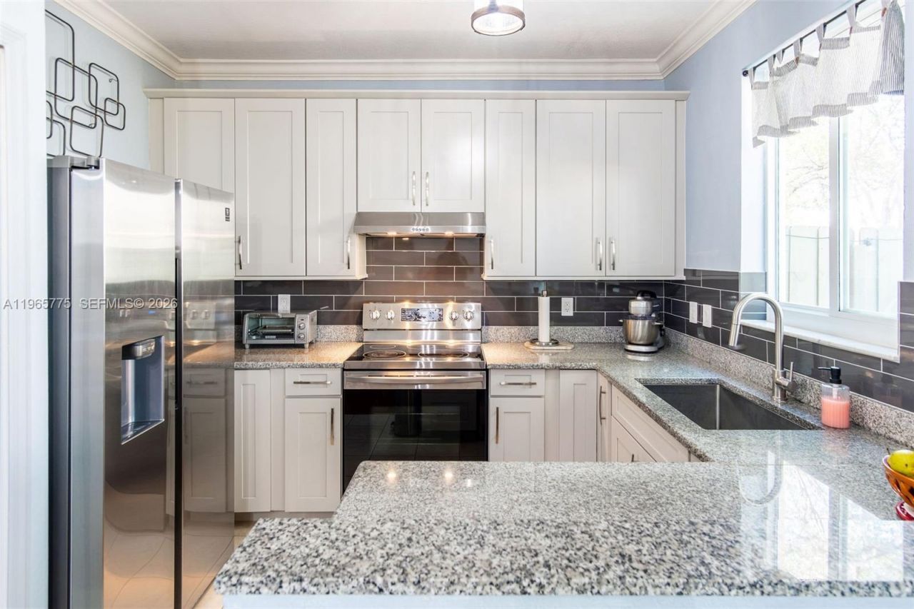 12523 SW 121st Way , Miami, FL 33186 Photo