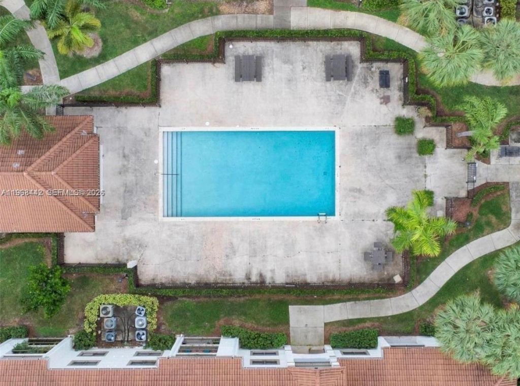 570 S Park Rd, Unit 12-6, Hollywood, FL 33021 Photo