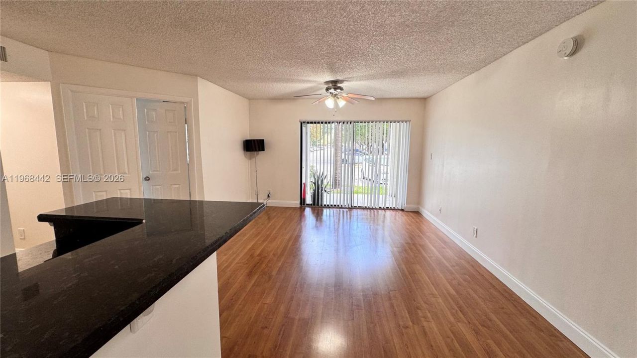 570 S Park Rd, Unit 12-6, Hollywood, FL 33021 Photo