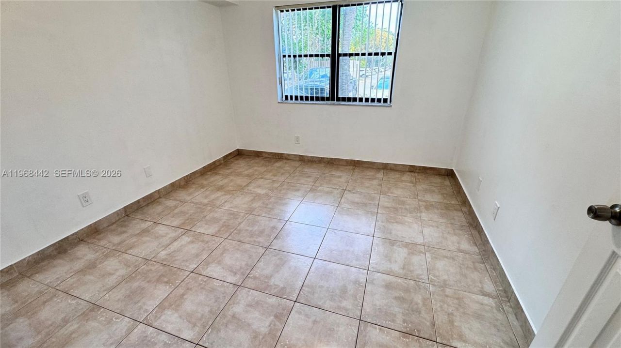 570 S Park Rd, Unit 12-6, Hollywood, FL 33021 Photo