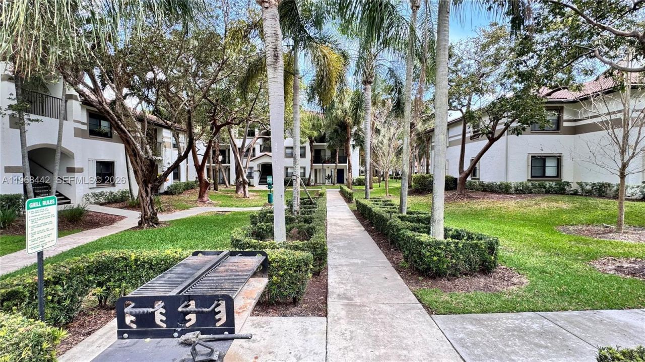 570 S Park Rd, Unit 12-6, Hollywood, FL 33021 Photo