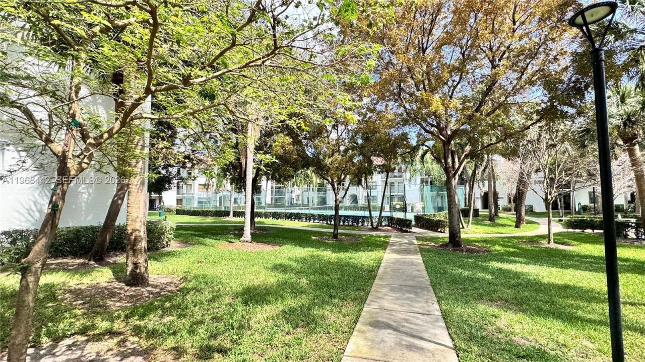 570 S Park Rd, Unit 12-6, Hollywood, FL 33021 Photo