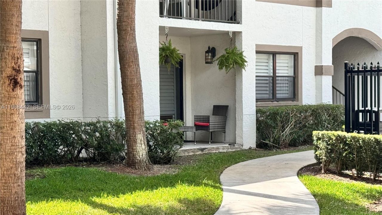 570 S Park Rd, Unit 12-6, Hollywood, FL 33021 Photo