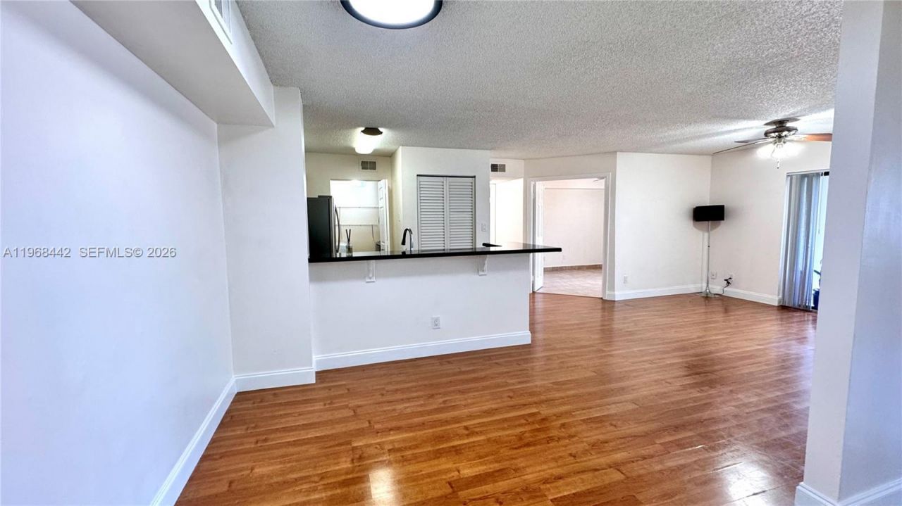 570 S Park Rd, Unit 12-6, Hollywood, FL 33021 Photo